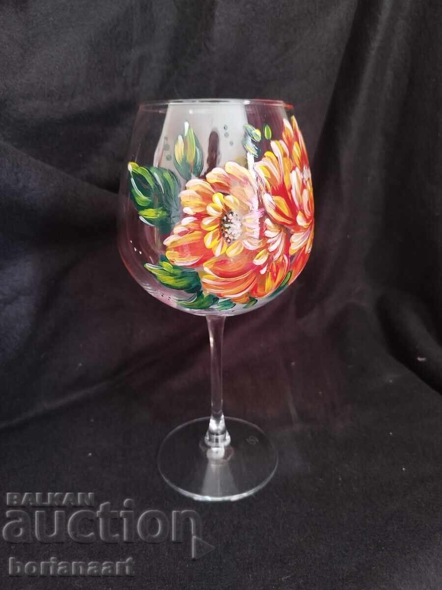 Pocal de vin cu floare în galben și portocaliu cu preț € 40.00 | 78.23 BGN Pocal de vin cu floare în galben și portocaliu cu preț € 40.00 | 78.23 BGN
