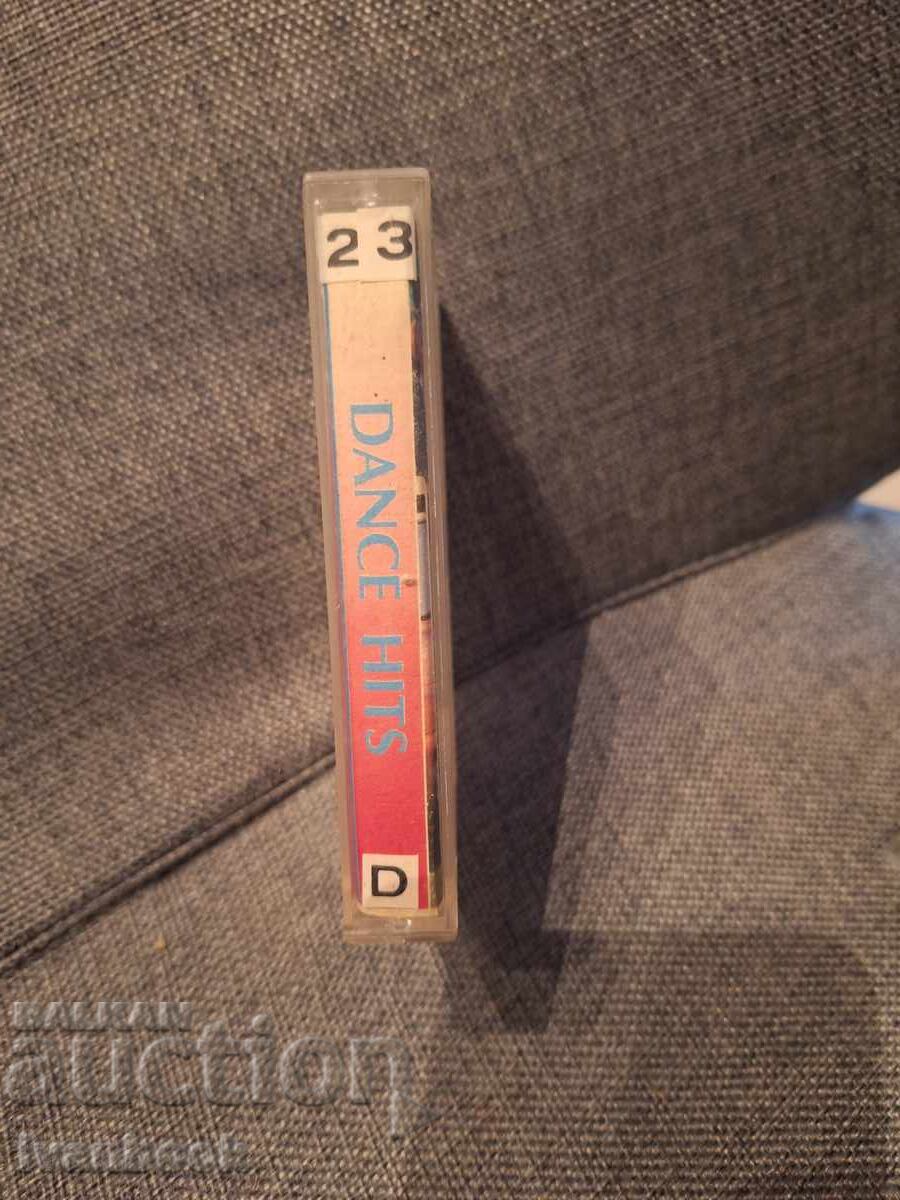 Casetă audio - Hituri dance cu preț € 1.49 | 2.91 BGN