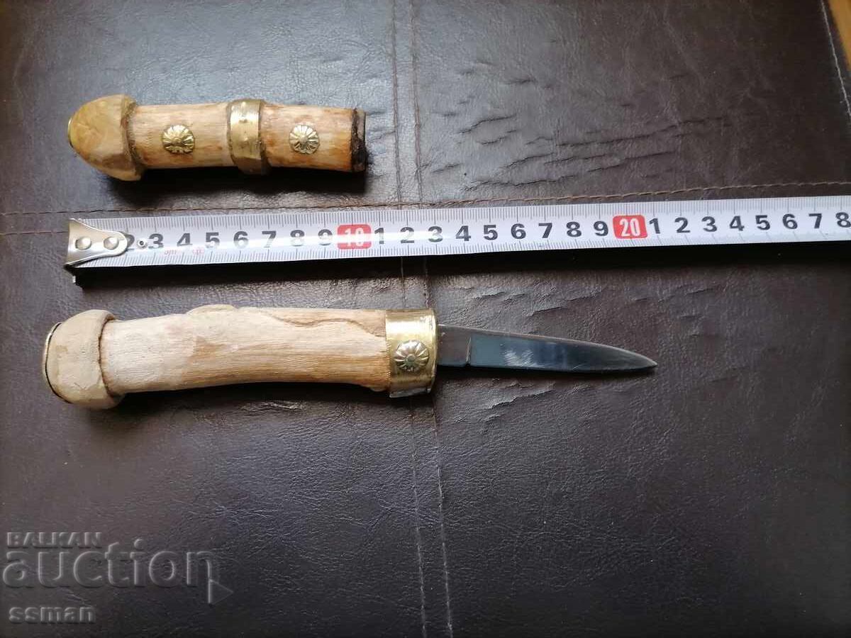 Livrarea Vechi cuțit cu mâner din bronz sculptat