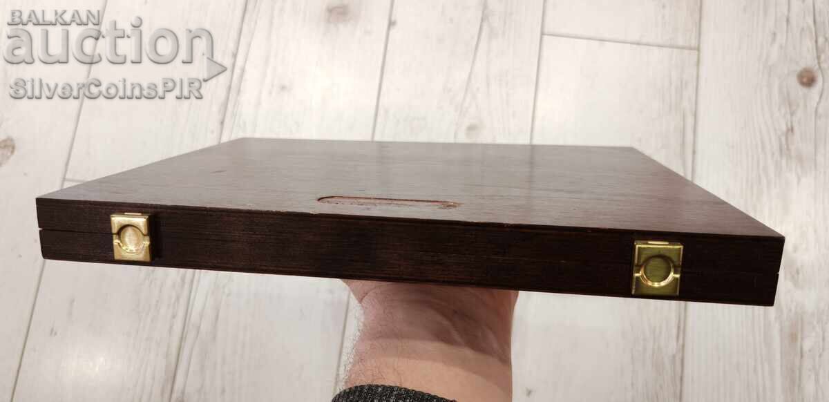 Δημοπρασία Μεγάλο Κουτί για 12 νομίσματα Δημοπρασία Μεγάλο Κουτί για 12 νομίσματα