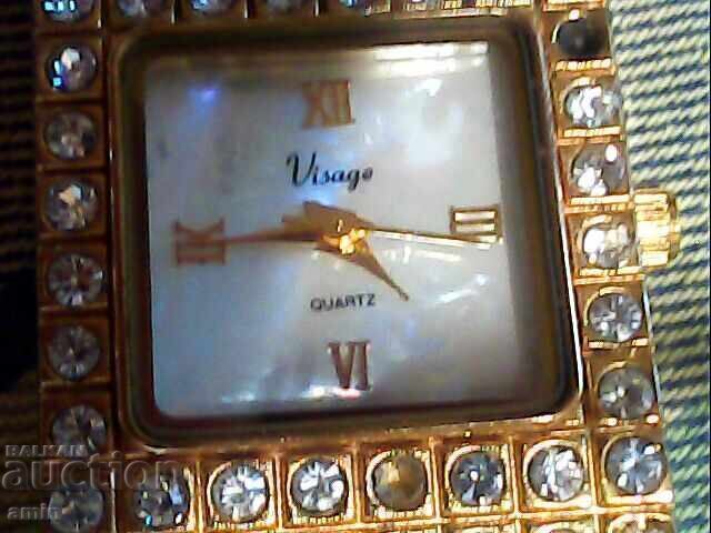 Frumos ceas de damă, cadou, funcționează perfect cu preț € 8.00 | 15.65 BGN