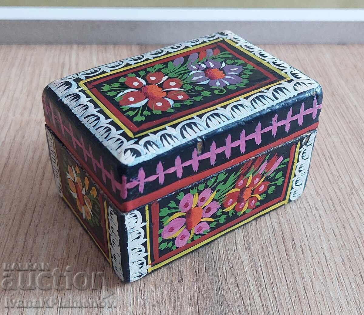 Wooden box for connoisseurs