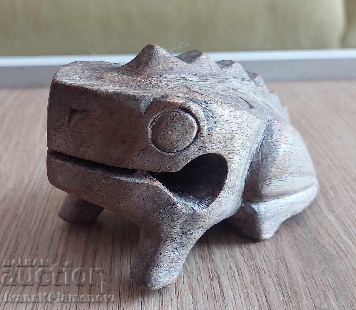 Sculptură în lemn pentru cunoscători cu preț € 10.00 | 19.56 BGN Sculptură în lemn pentru cunoscători cu preț € 10.00 | 19.56 BGN