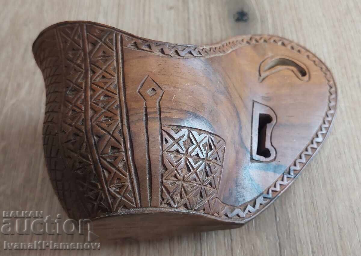 Licitație Sculptură în lemn Nordic pahar de nuntă pentru cunoscători Licitație Sculptură în lemn Nordic pahar de nuntă pentru cunoscători