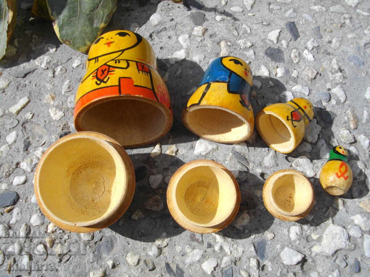 Livrarea MATRIOSHKA MATRIOSHKA