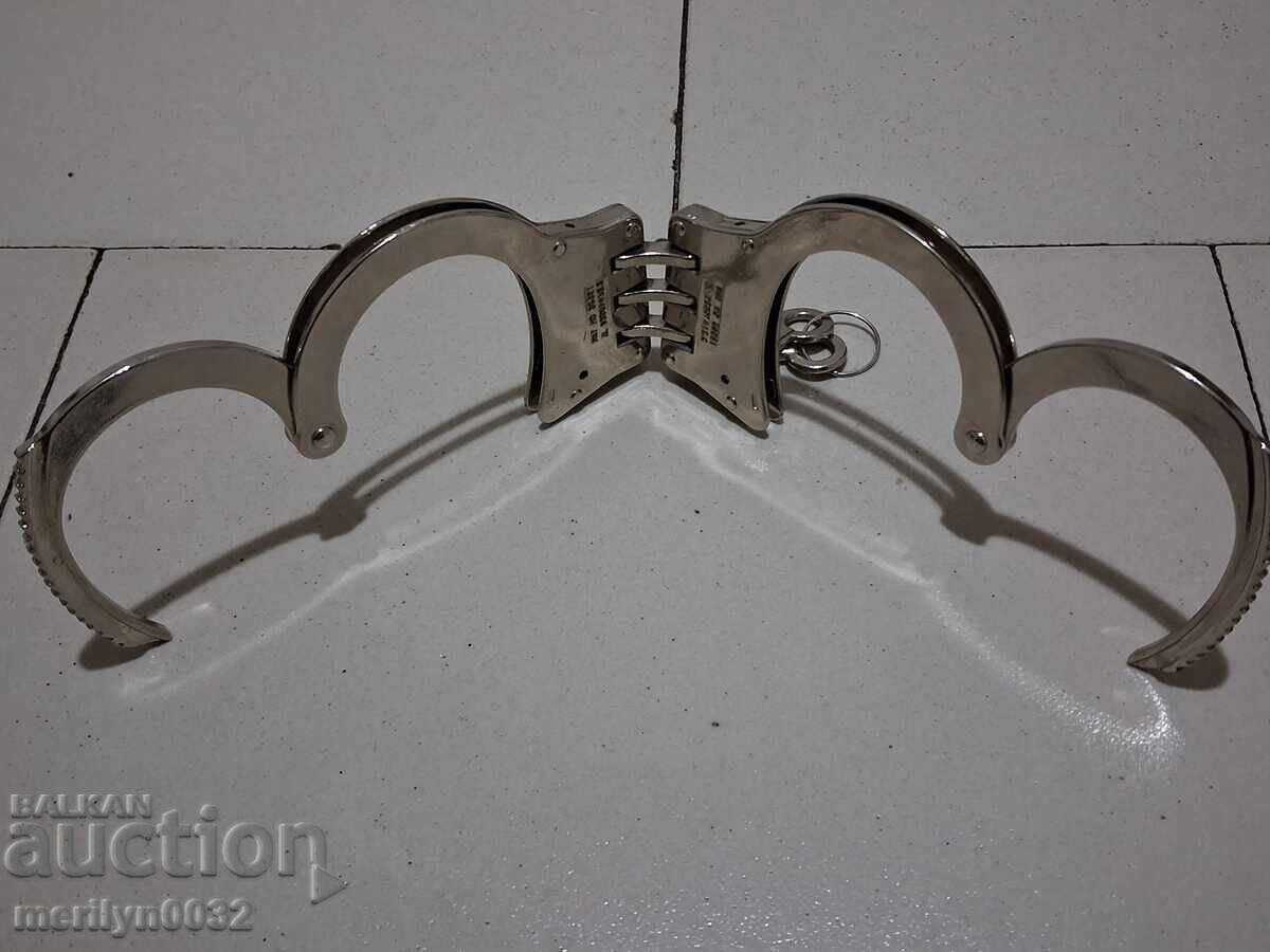 Licitație Catușe, cătușe, lanțuri,