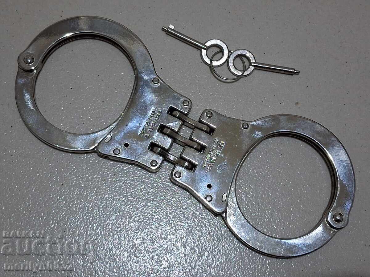 Catușe, cătușe, lanțuri,