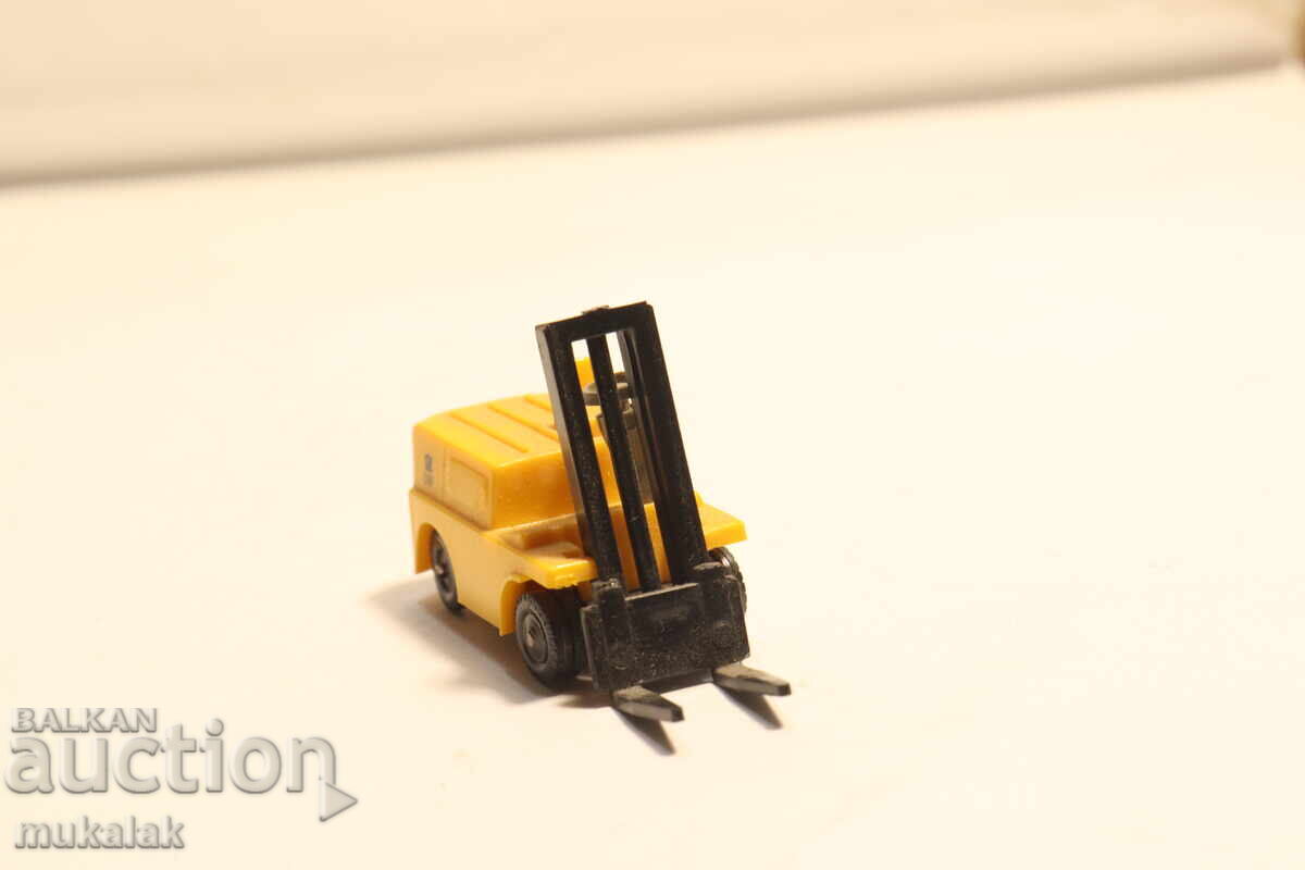 S.E.S.??? H0 1/87 STIVUITOR ELECTRIC MODEL CĂRUCIOR cu preț € 4.00 | 7.82 BGN