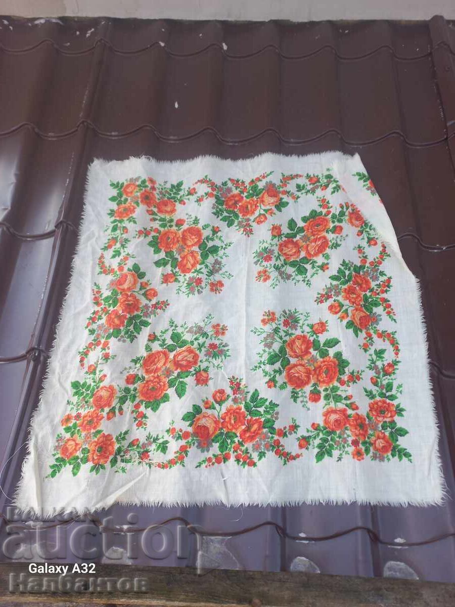 Veche eșarfă de damă purtată