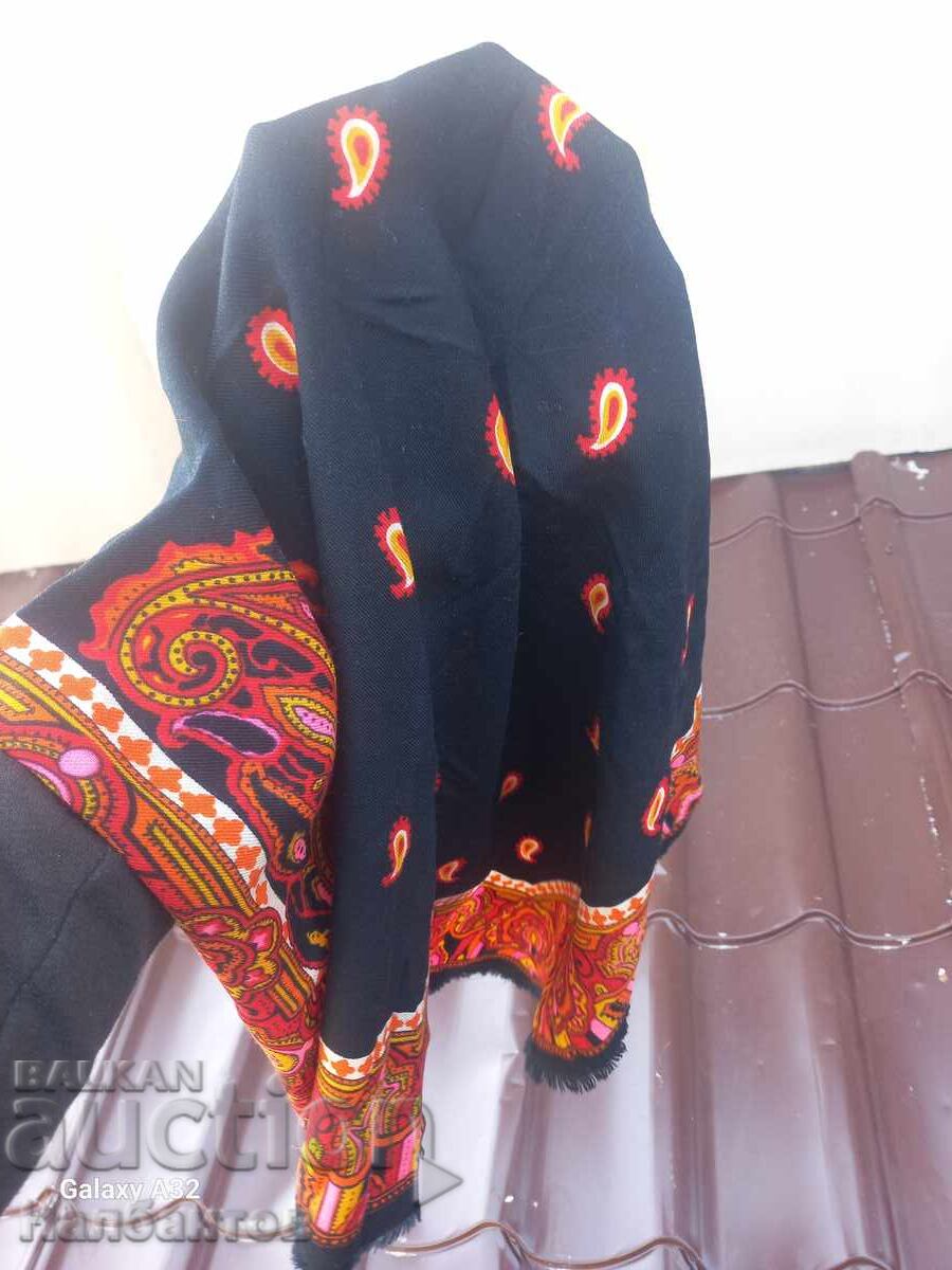 Licitație Veche eșarfă de damă purtată