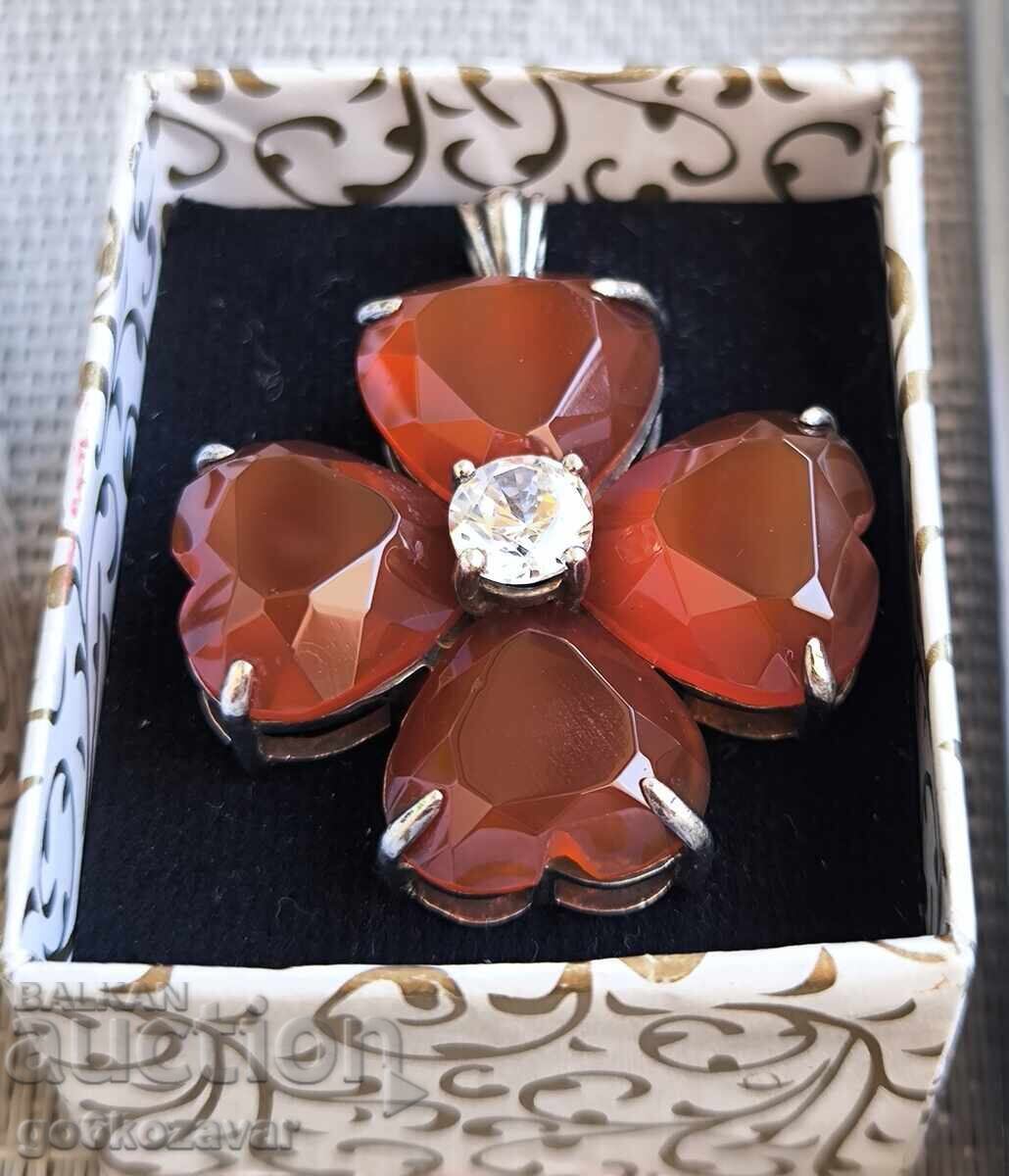 Pandantiv masiv argintiu argint 925 cu floare de carneol!