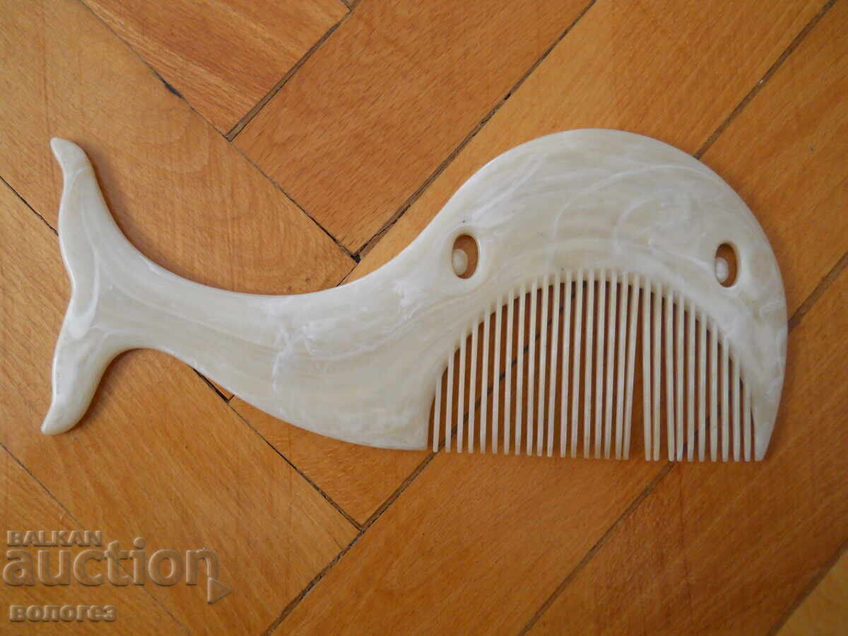 Vintage χτένα σε σχήμα φάλαινας - Γαλλία Vintage χτένα σε σχήμα φάλαινας - Γαλλία
