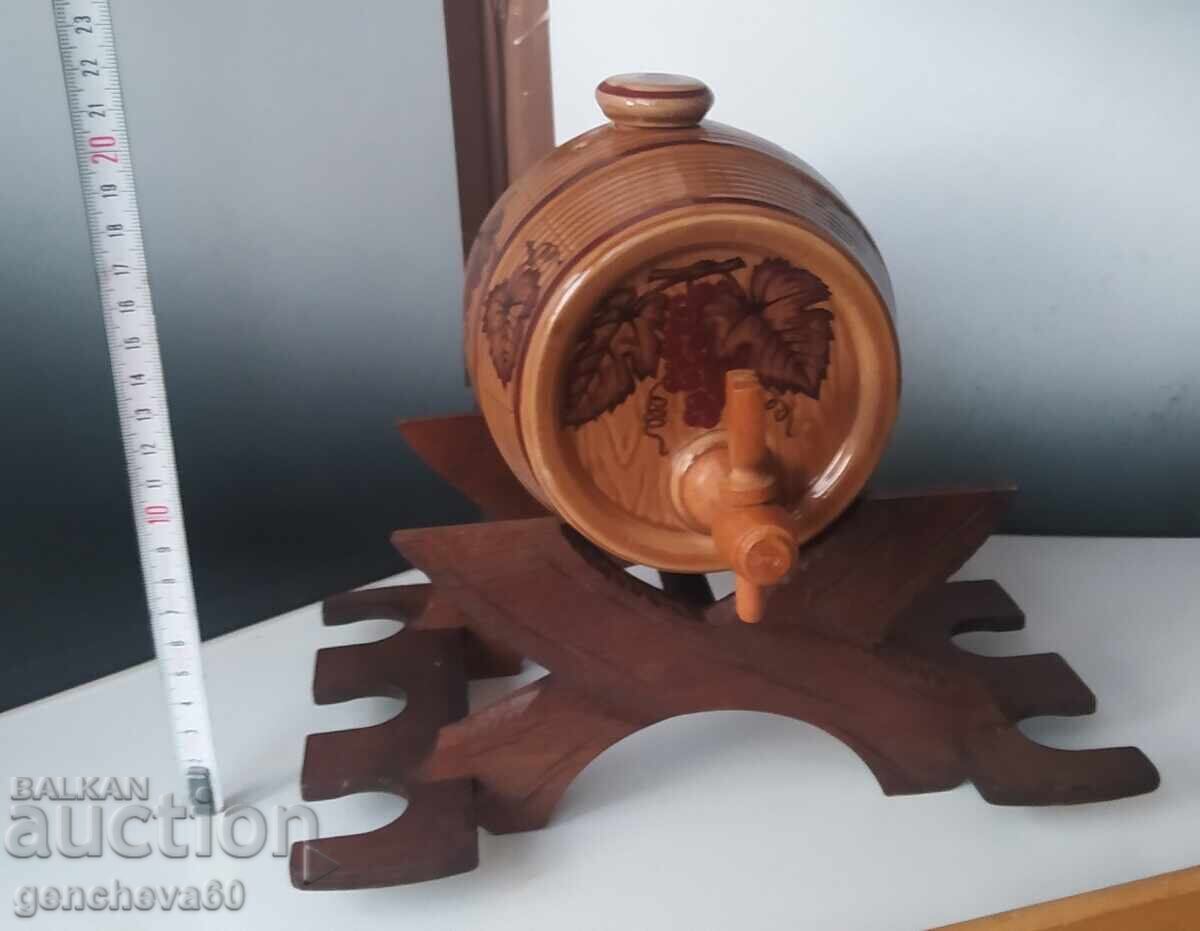 Керамично буренце с дървена стойка с цена € 25.00 | 48.90 лв.