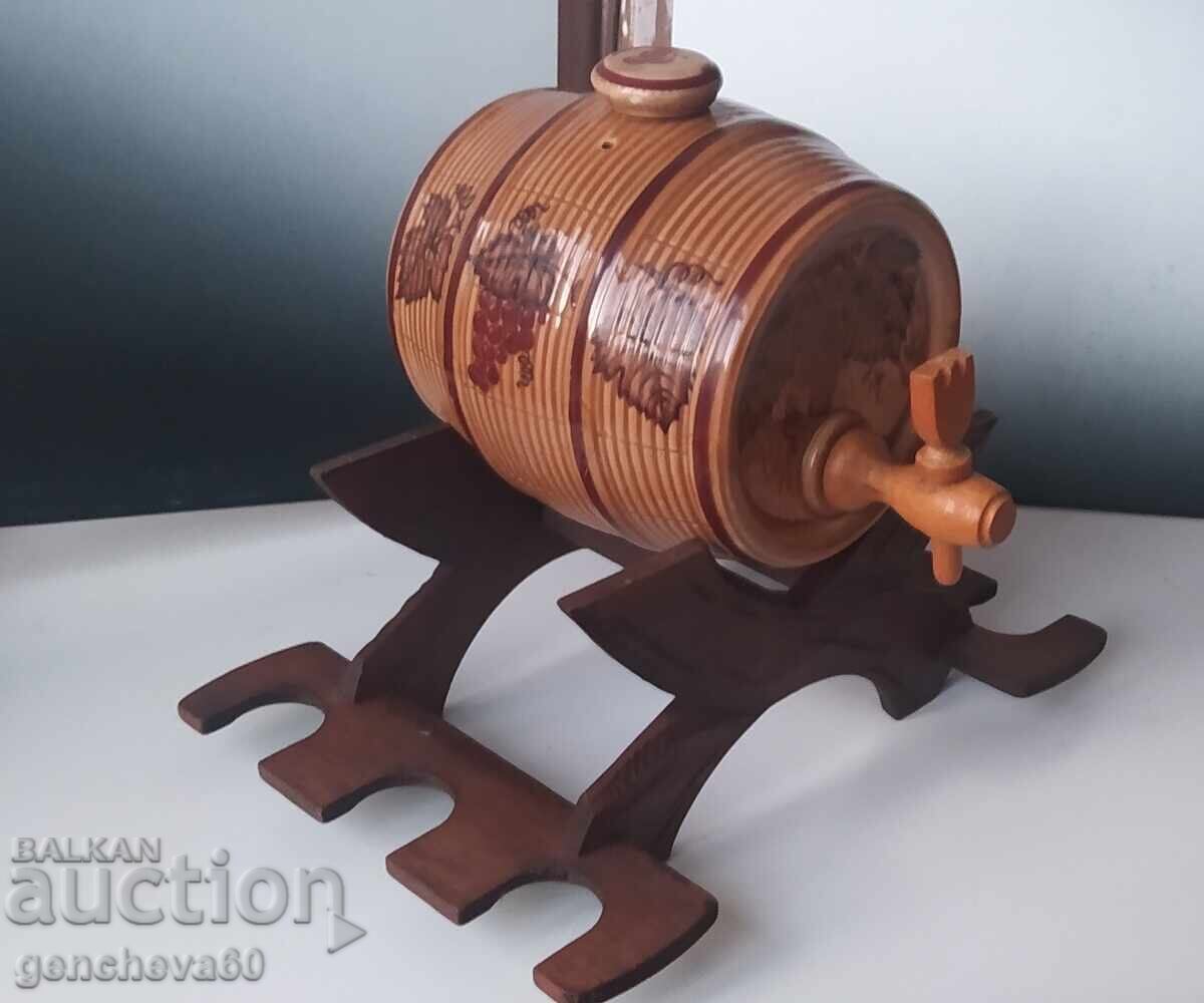 Керамично буренце с дървена стойка