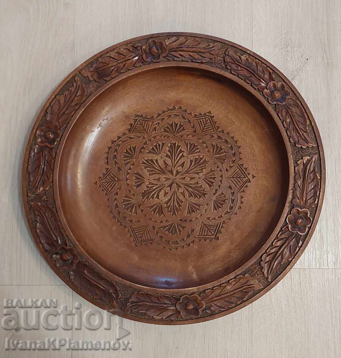 Panou sculptat în lemn pentru cunoscători 30cm Panou sculptat în lemn pentru cunoscători 30cm