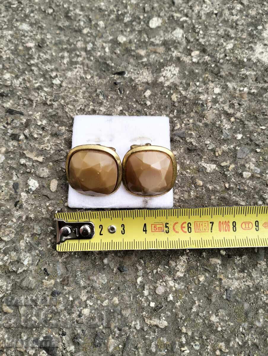 Manșete vechi cu preț € 4.99 | 9.76 BGN