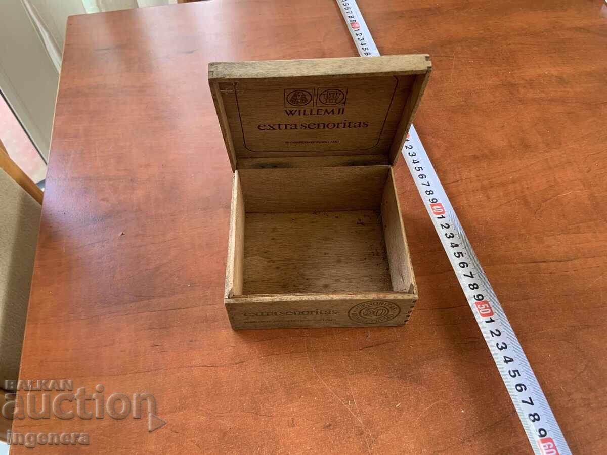 Livrarea Cutie de trabucuri din lemn vechi