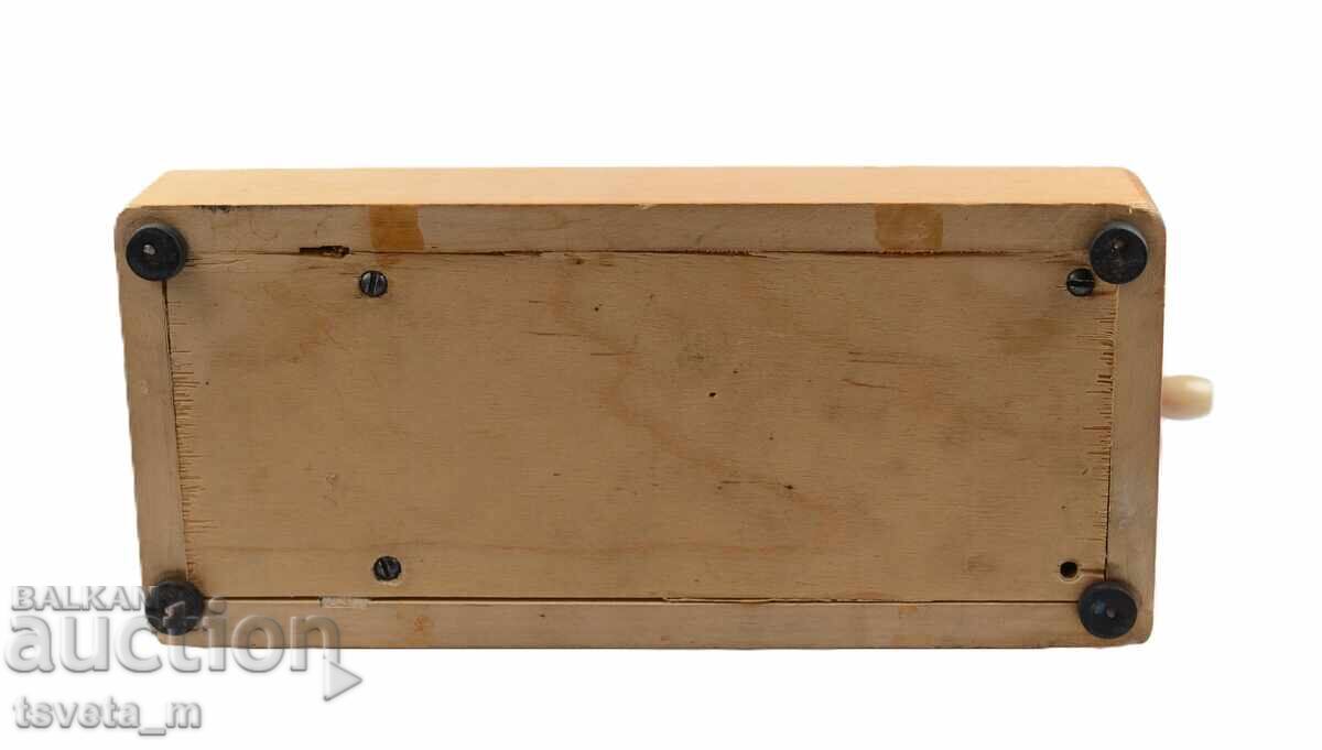 Vintage children's sewing machine USSR - 6