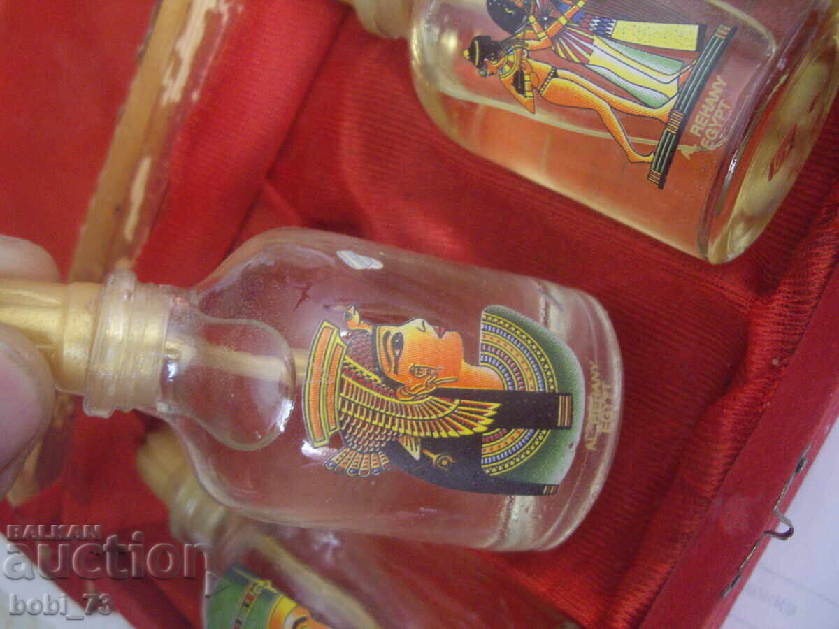 Delivery of Old Egyptian perfume oil bottles