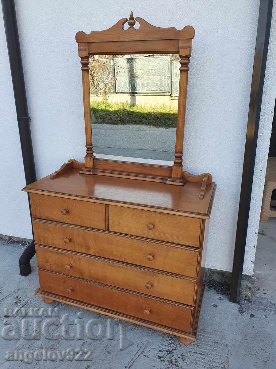 Frumos comod din lemn masiv cu oglindă!!!