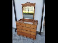 Красив масивен дървен скрин с огледало!!!