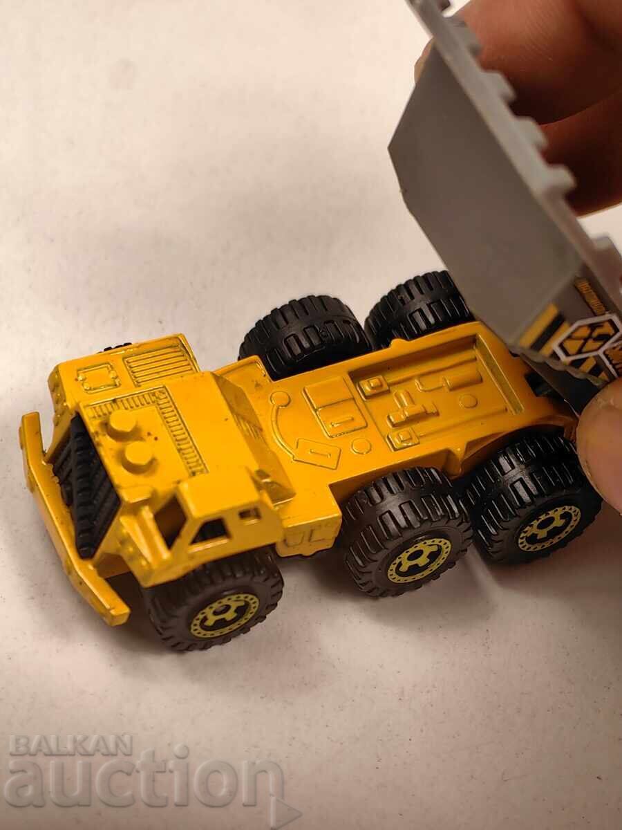 VECHI CĂRUCIOR METALIC MATCHBOX MB536 cu preț € 5.00 | 9.78 BGN