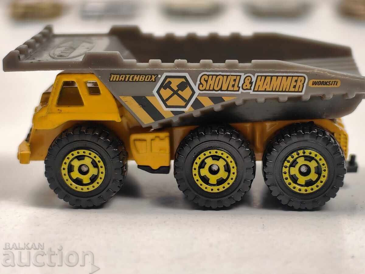 VECHI CĂRUCIOR METALIC MATCHBOX MB536