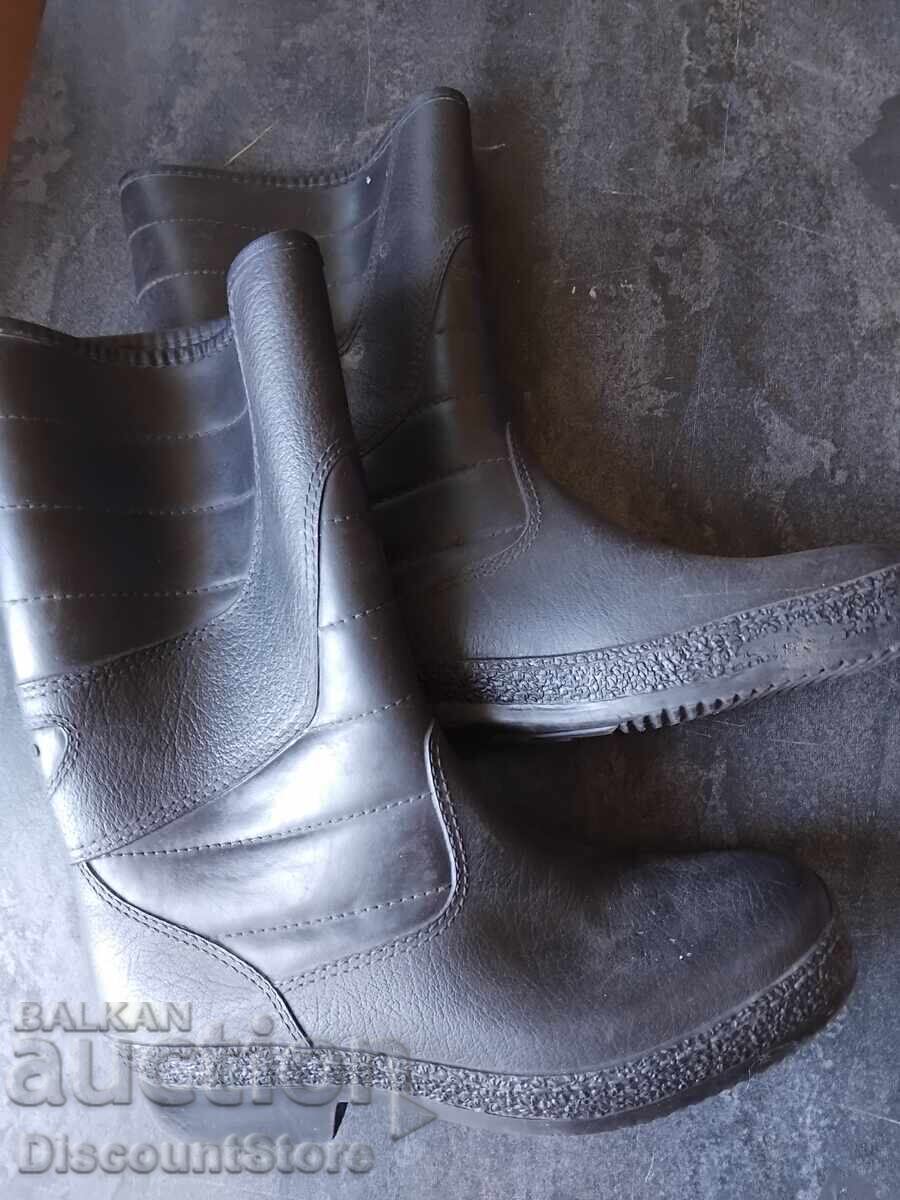 Cizme, de cauciuc, mărimea 42, Made in Finland Cizme, de cauciuc, mărimea 42, Made in Finland