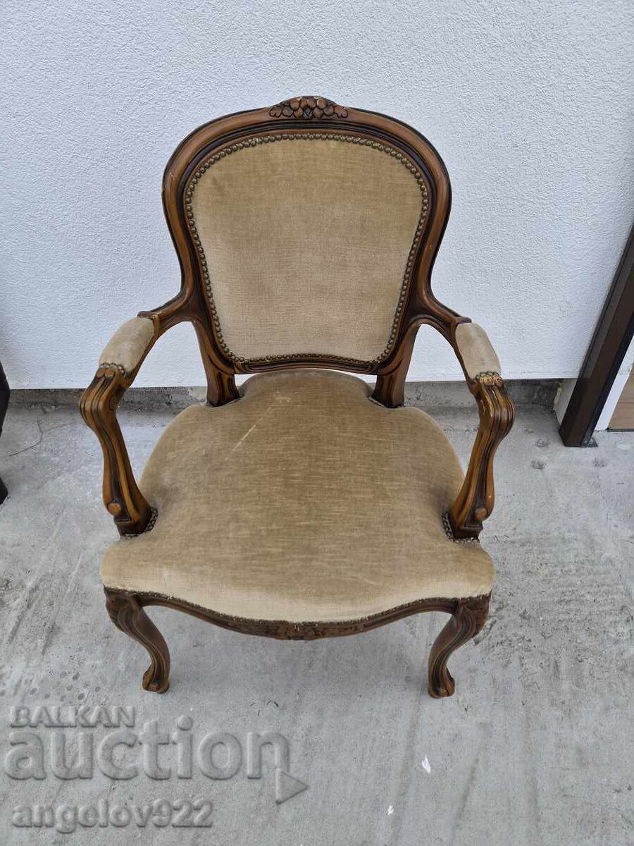 Красив винтидж дървен стол масив!!! Красив винтидж дървен стол масив!!!