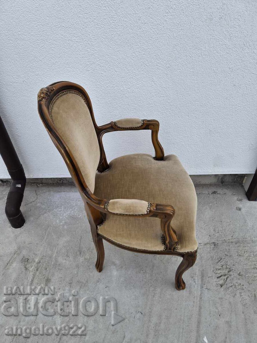 Аукцион Красив винтидж дървен стол масив!!! Аукцион Красив винтидж дървен стол масив!!!