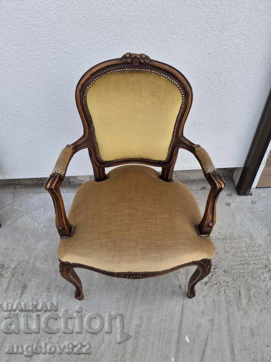 Όμορφη vintage ξύλινη καρέκλα μασίφ!!! Όμορφη vintage ξύλινη καρέκλα μασίφ!!!