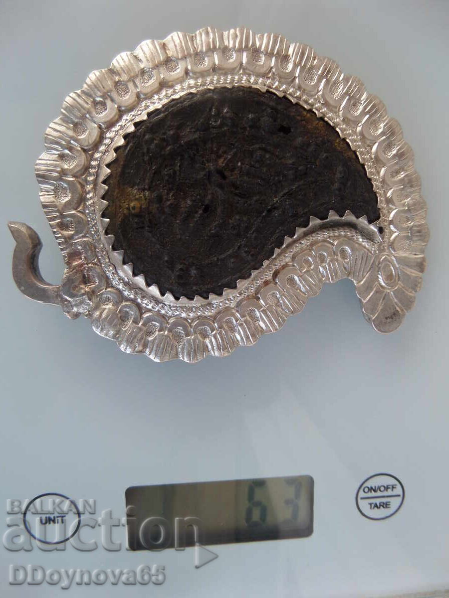 Livrarea Veche 1/2 cataramă, argint, sacan, corn gravat Livrarea Veche 1/2 cataramă, argint, sacan, corn gravat