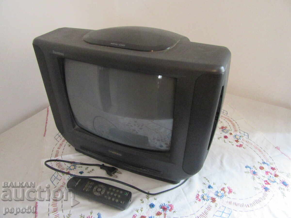 WORKING PORTABLE COLOR TV "GOLDSTAR"