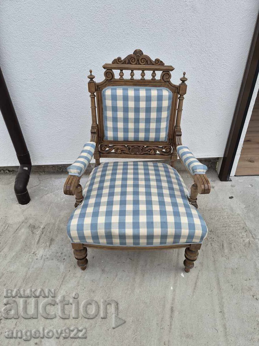 Scaun vintage din lemn masiv, frumos!!!