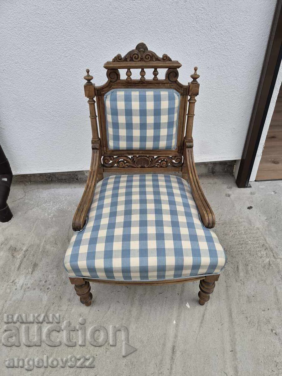 Scaun vintage din lemn masiv, frumos!!!