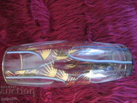 FRUMOASĂ VAZĂ SUBȚIRE, PLAȚĂ CU AUR, DIN ERA COMUNISTĂ