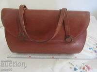 GEANTĂ VECHE DE DAMĂ DIN PIELE - SOCIO-REALISM TIMPURIU