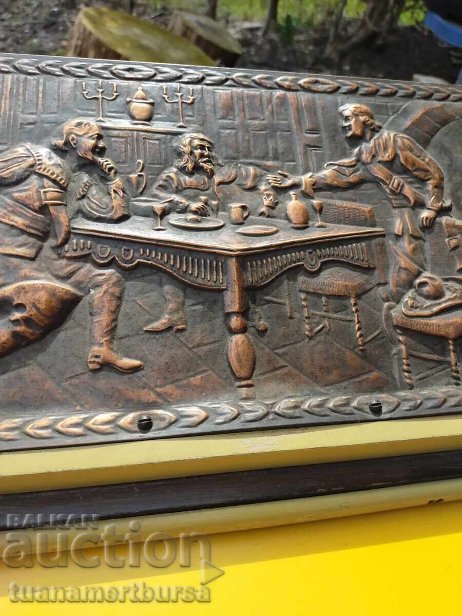 Ξύλινη βάση για εφημερίδες και περιοδικά με τιμή € 15.00 | 29.34 BGN