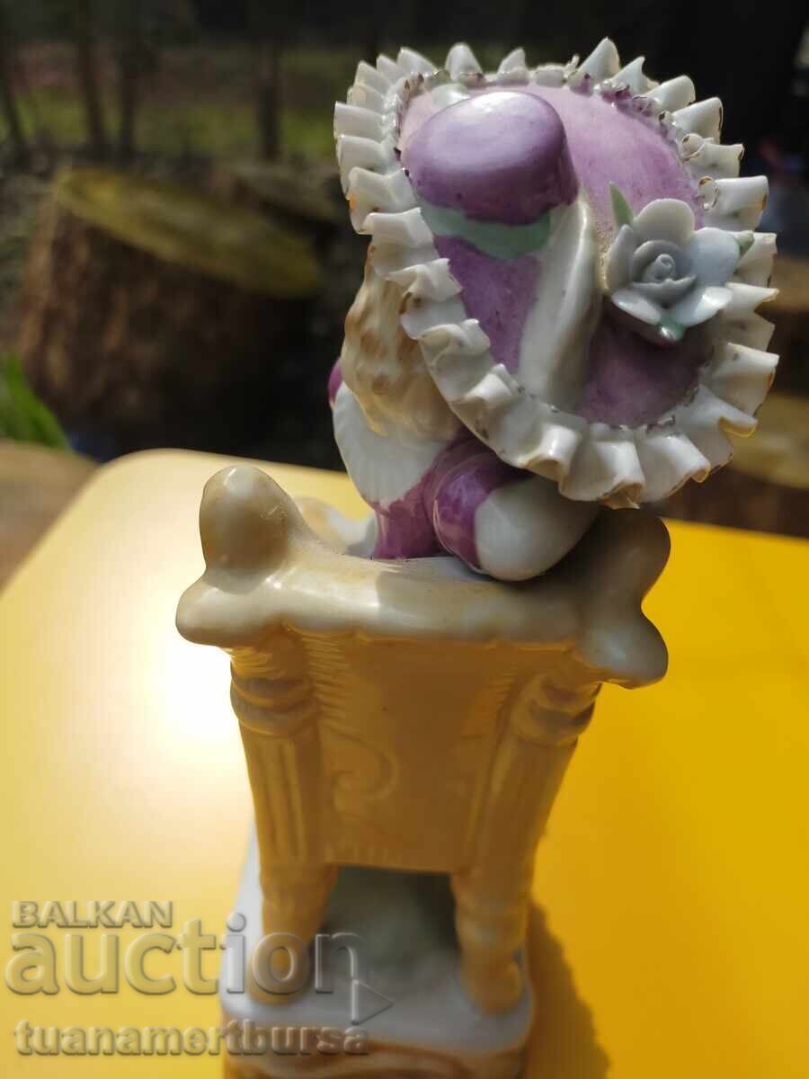 Figurină de porțelan cu preț € 35.00 | 68.45 BGN