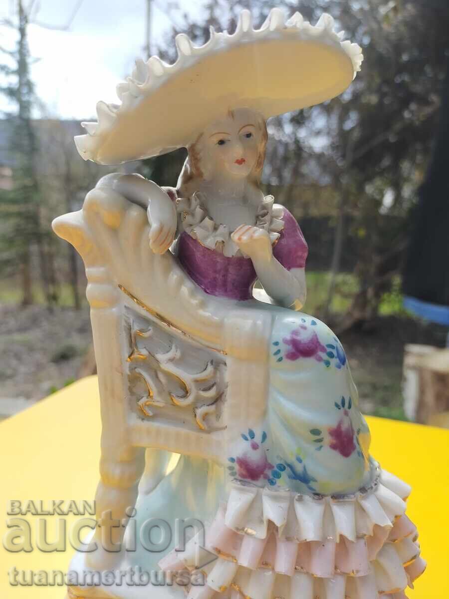 Figurină de porțelan