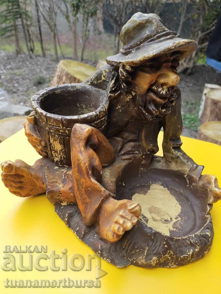 O figurină O figurină