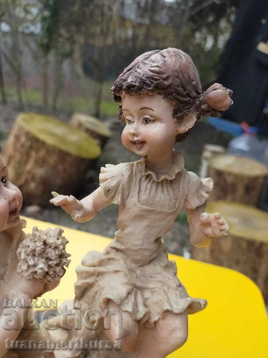 Статуетка с цена € 17.00 | 33.25 лв.