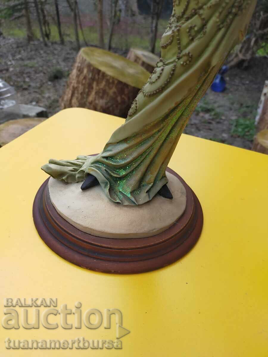Ένα ειδώλιο - 5 Ένα ειδώλιο - 5
