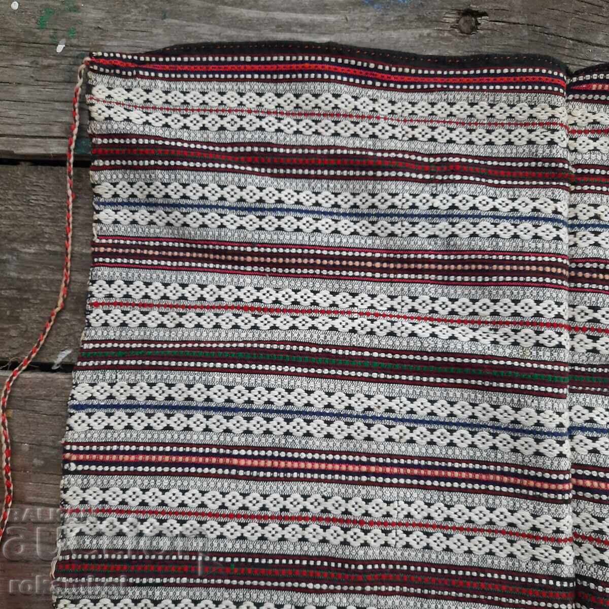 Αυθεντική ποδιά Καρνομπάτ με τιμή € 120.00 | 234.70 BGN Αυθεντική ποδιά Καρνομπάτ με τιμή € 120.00 | 234.70 BGN