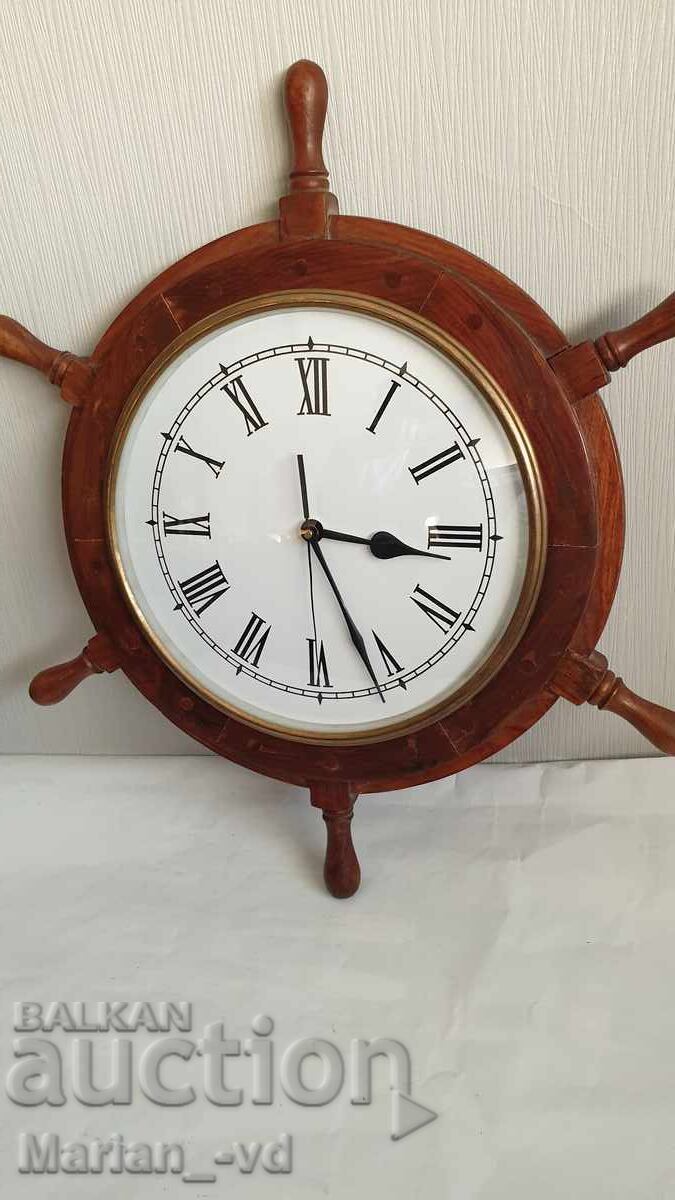 Ceas de perete vechi din lemn, cu cuarț, model navă cu preț € 60.00 | 117.35 BGN Ceas de perete vechi din lemn, cu cuarț, model navă cu preț € 60.00 | 117.35 BGN