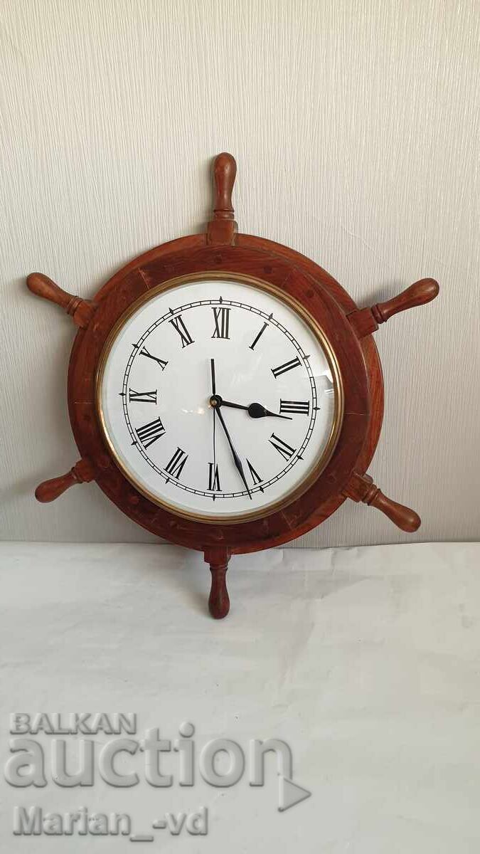 Licitație Ceas de perete vechi din lemn, cu cuarț, model navă Licitație Ceas de perete vechi din lemn, cu cuarț, model navă