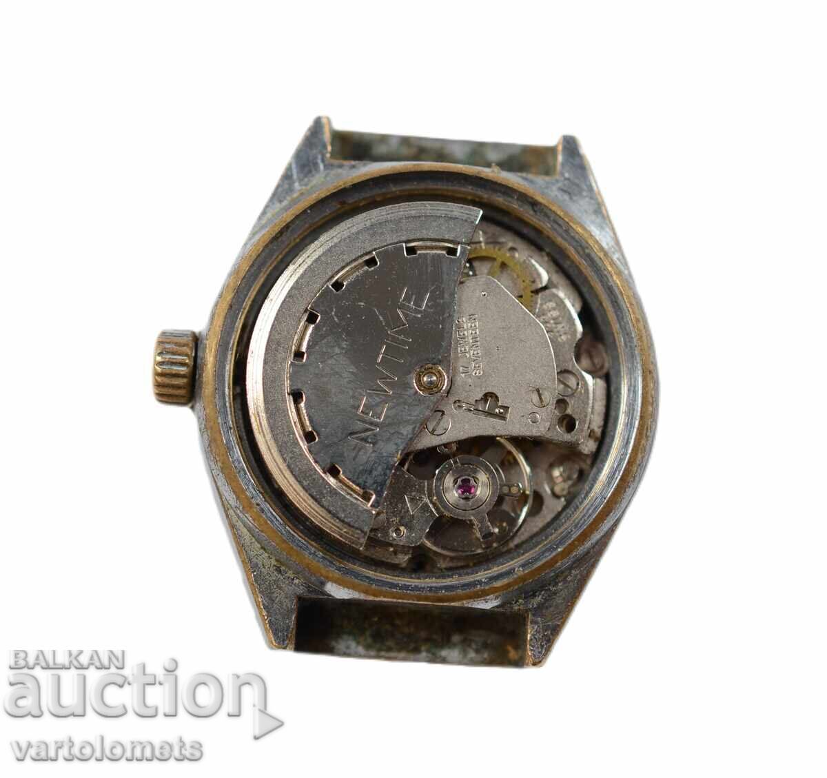 Γυναικείο ρολόι TITAN AUTOMATIC Swiss made - λειτουργεί με τιμή € 12.00 | 23.47 BGN