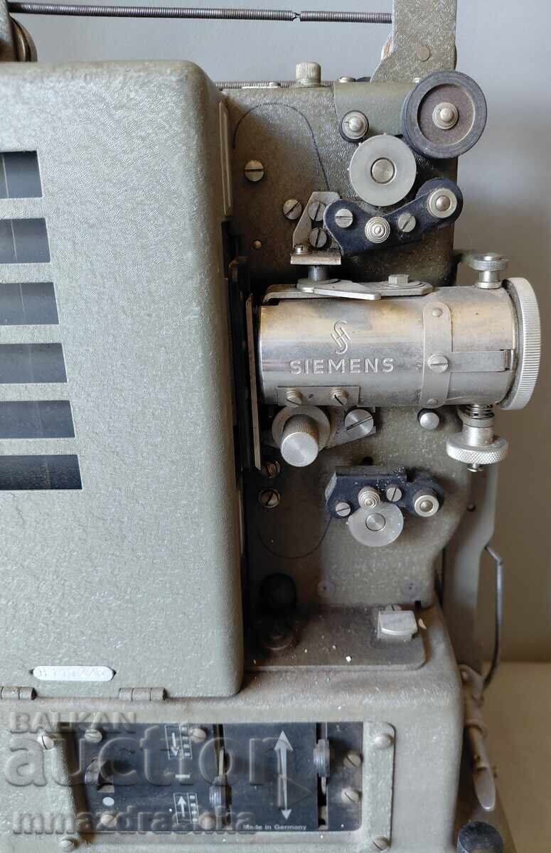 Proiector de film SIEMENS de 16 mm cu preț € 0.01 | 0.02 BGN