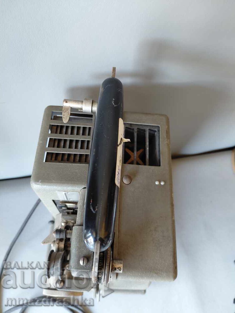 Livrarea Proiector de film SIEMENS de 16 mm