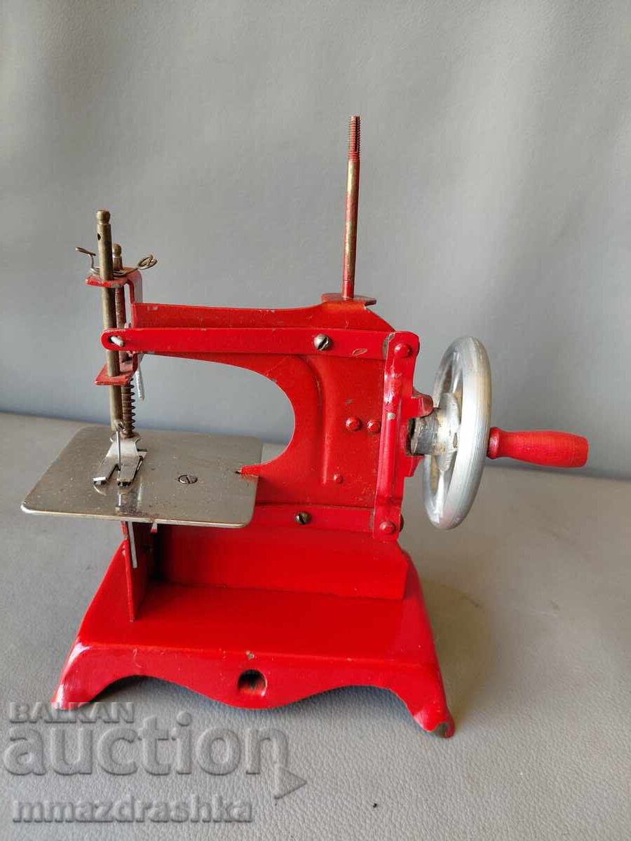 Mașină de cusut pentru copii, excelentă